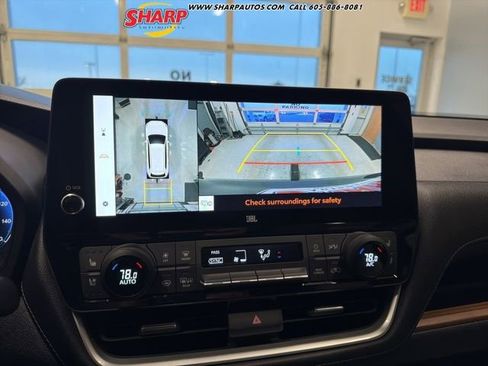 Used 2024 Toyota Grand Highlander Limited image 2