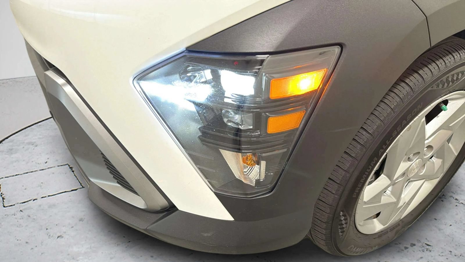 Used 2025 Hyundai Kona SE FWD image 13