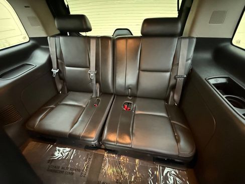 Used 2009 Cadillac Escalade AWD image 24