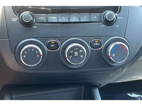 Used 2017 Kia Forte LX FWD image 25
