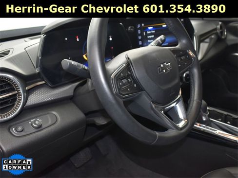 Used 2025 Chevrolet Trax ACTIV image 12