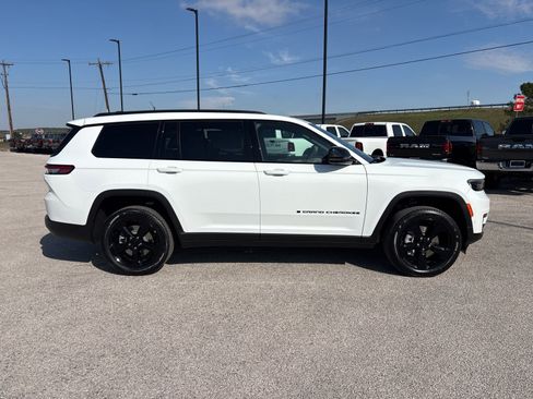 New 2025 Jeep Grand Cherokee L Limited w/ Luxury Tech Group II image 6