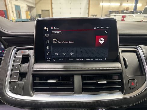 Used 2023 GMC Yukon SLT w/ SLT Luxury Package image 23