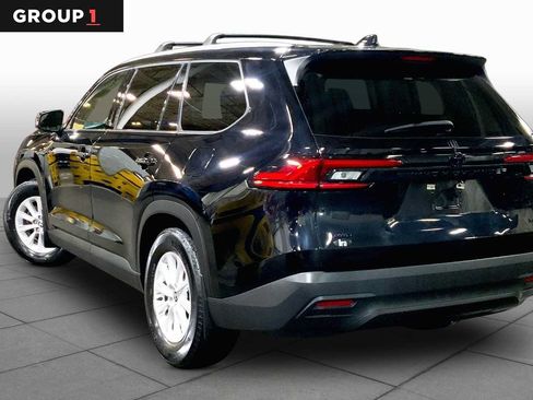 Certified 2024 Toyota Grand Highlander AWD image 12
