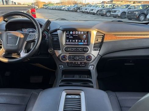Used 2019 GMC Yukon Denali w/ Enhanced Security Package image 31