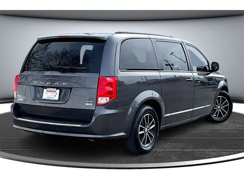 Used 2018 Dodge Grand Caravan GT FWD image 15