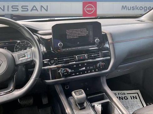 Used 2025 Nissan Pathfinder Rock Creek AWD/4WD image 9