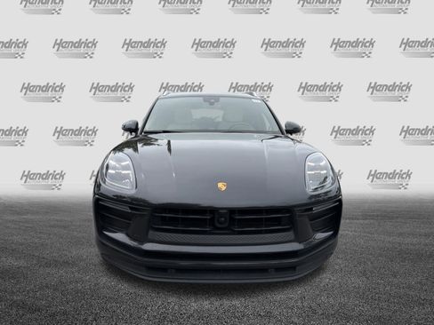Used 2022 Porsche Macan AWD/4WD image 3
