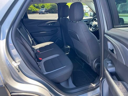 Used 2025 Chevrolet TrailBlazer LT w/ Convenience Package FWD image 11