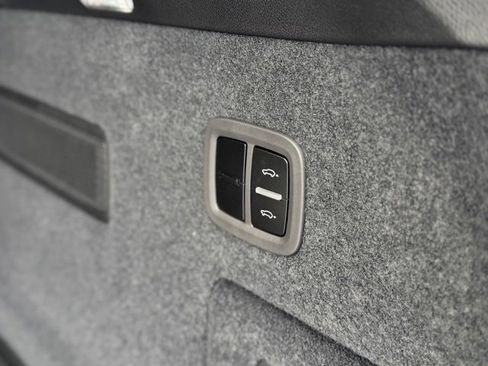 New 2026 Porsche Cayenne image 37