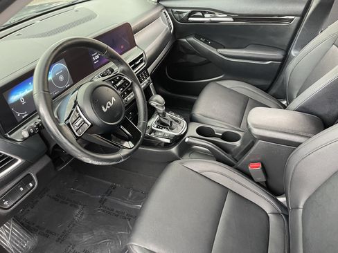 Certified 2024 Kia Seltos EX FWD image 17
