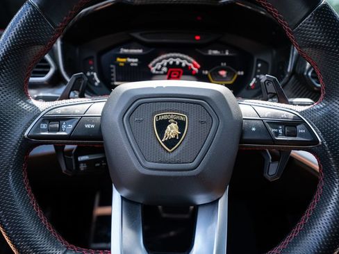 Used 2019 Lamborghini Urus AWD/4WD image 34