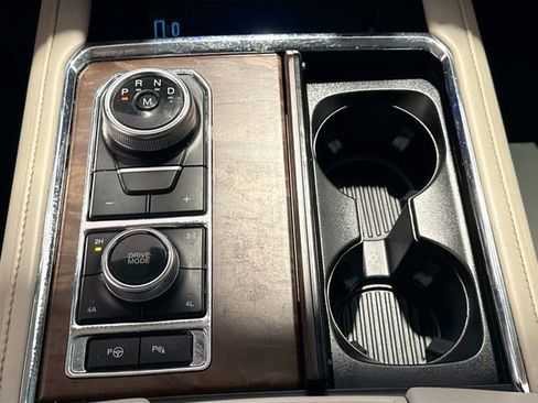 Used 2021 Ford Expedition Max Platinum image 16