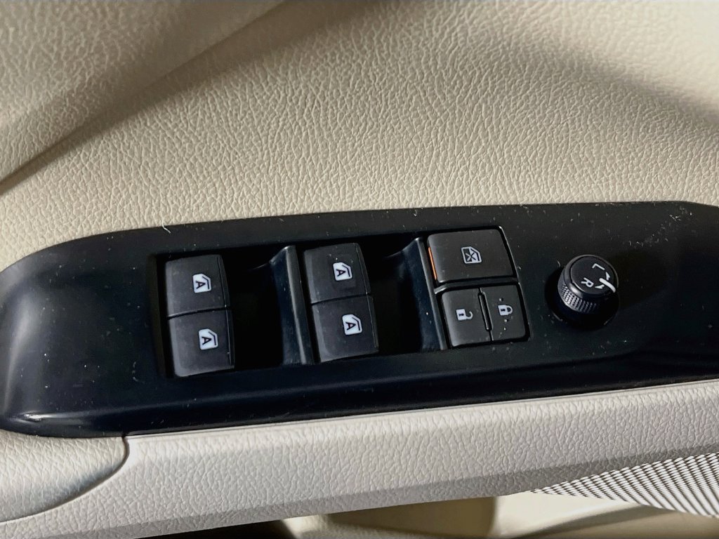 Certified 2019 Toyota Camry LE FWD image 16
