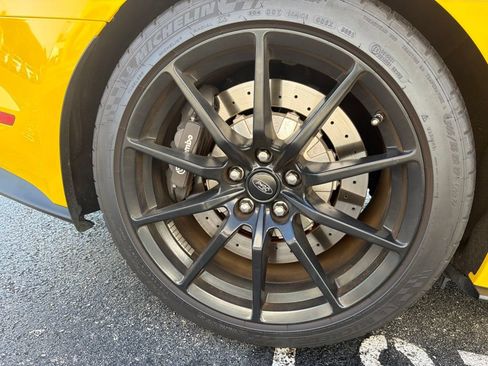 Used 2018 Ford Mustang Shelby GT350 w/ Electronics Package RWD image 9