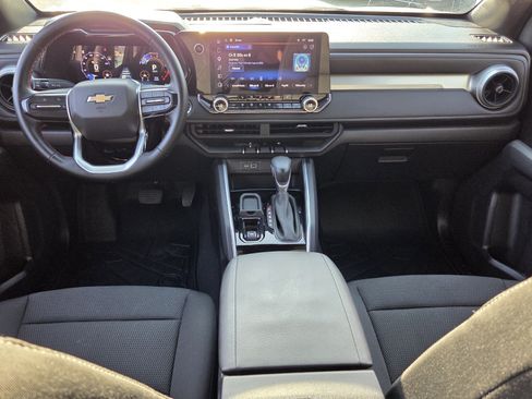 Used 2025 Chevrolet Colorado LT RWD image 17