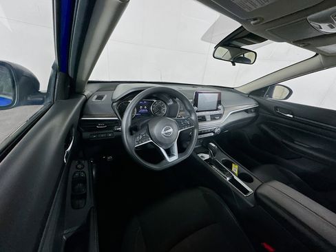 Used 2025 Nissan Altima 2.5 SV image 18