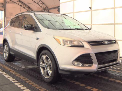 Used 2013 Ford Escape SE image 3