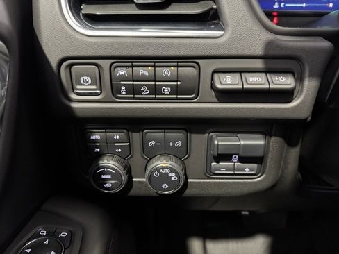 Used 2024 Chevrolet Tahoe High Country image 20