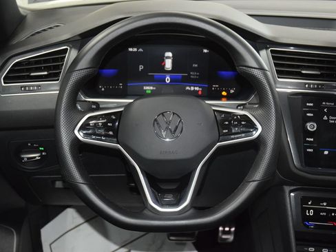 Used 2023 Volkswagen Tiguan SE R-Line AWD/4WD image 33