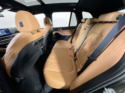 Used 2024 BMW X5 xDrive40i w/ Parking Assistance Package image 25