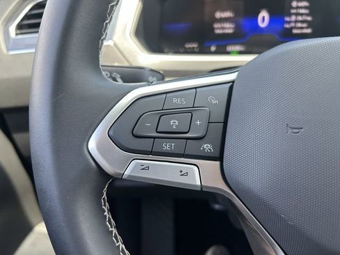 Certified 2023 Volkswagen Tiguan SE w/ Panoramic Sunroof Package FWD image 18
