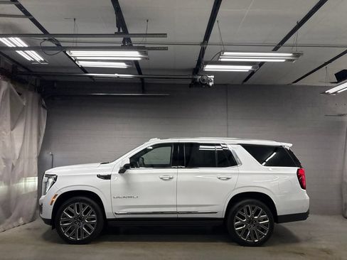 New 2026 GMC Yukon Denali Ultimate w/ LPO, Floor Liner Package AWD/4WD image 39