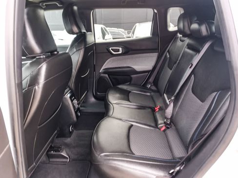 Used 2024 Jeep Compass Latitude AWD/4WD image 19