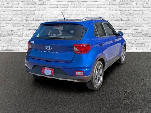 Used 2025 Hyundai Venue SEL FWD image 8