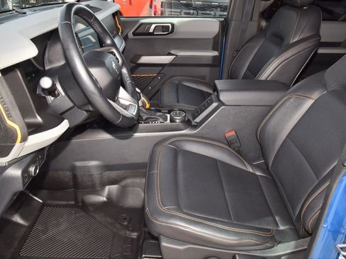 Used 2022 Ford Bronco Badlands image 13