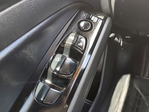 Certified 2023 Nissan Altima 2.5 SV FWD image 17