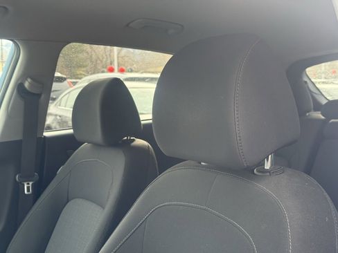 Used 2022 Hyundai Kona SEL image 11