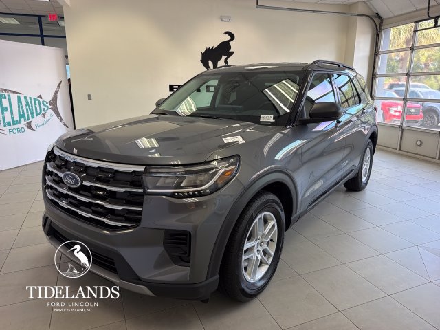 New 2026 Ford Explorer Active RWD image 3