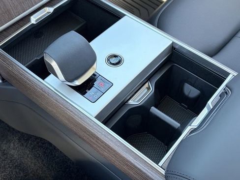 Used 2026 Land Rover Range Rover SE image 9