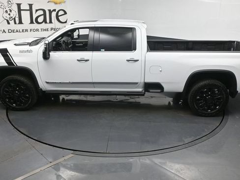Used 2025 Chevrolet Silverado 2500 High Country w/ High Country Premium Package AWD/4WD image 40