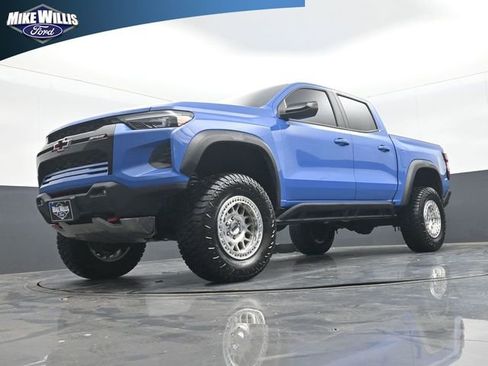Used 2025 Chevrolet Colorado ZR2 w/ Technology Package AWD/4WD image 19