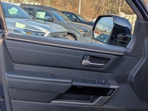 Used 2022 Toyota Tundra Limited image 12