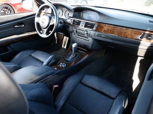 Used 2011 BMW 335i Convertible image 21