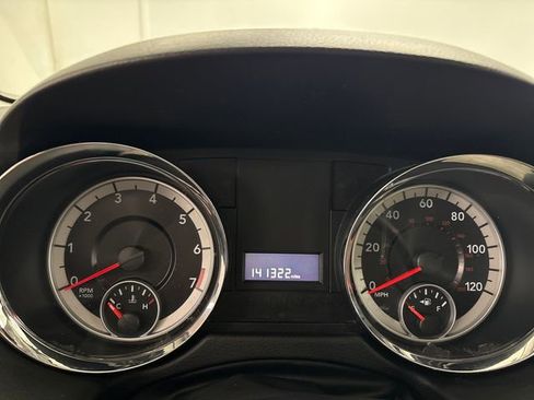 Used 2013 Dodge Grand Caravan SE image 29