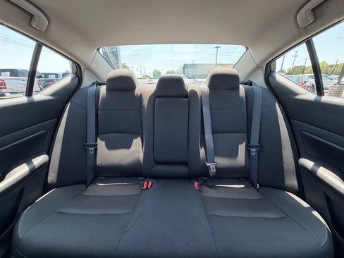 Used 2025 Nissan Altima 2.5 SV FWD image 24