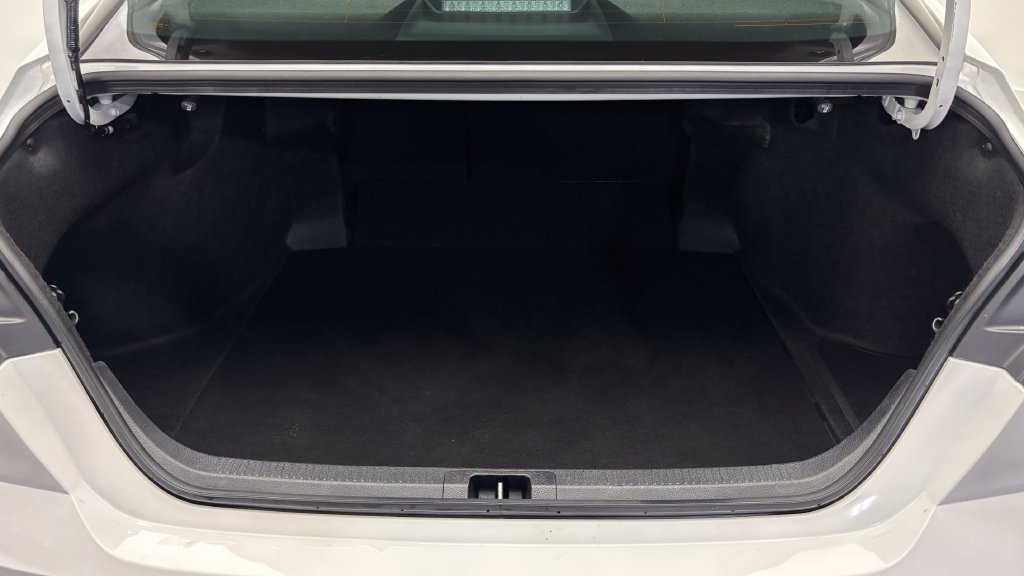 Used 2025 Toyota Camry SE FWD image 35