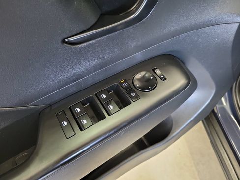 Used 2025 Hyundai Kona SEL AWD/4WD image 20
