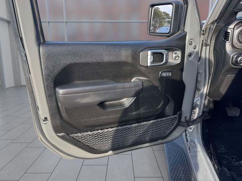 Used 2022 Jeep Gladiator Sport AWD/4WD image 26