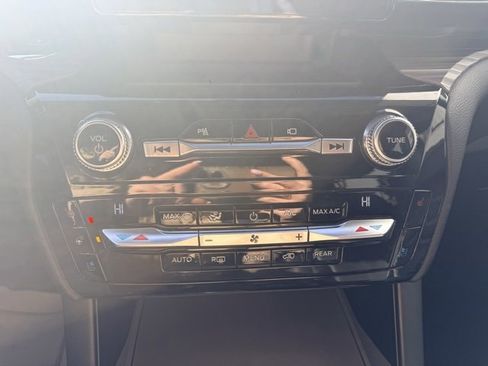 Used 2021 Ford Explorer Limited w/ Equipment Group 301A image 32