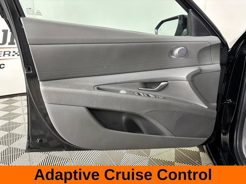 Used 2025 Hyundai Elantra SE FWD image 10