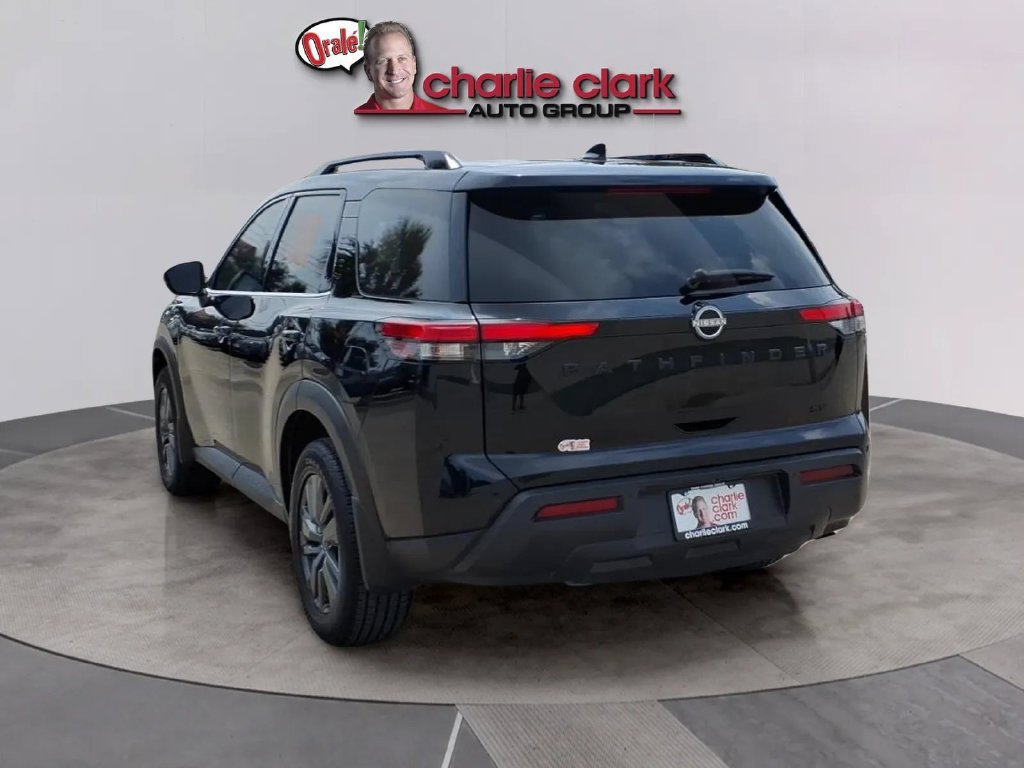 Used 2024 Nissan Pathfinder SV w/ Black Appearance Package FWD image 3