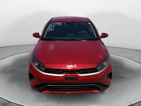 Used 2024 Kia Forte LXS w/ LXS Technology Package FWD image 8