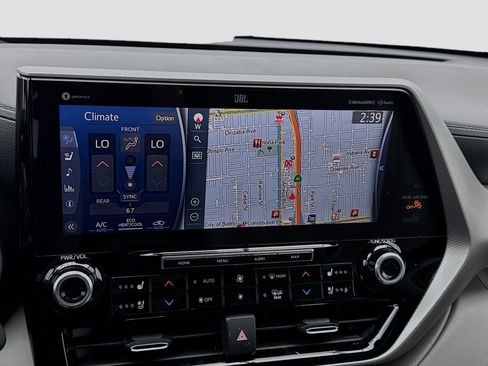 Used 2021 Toyota Highlander Platinum AWD/4WD image 9