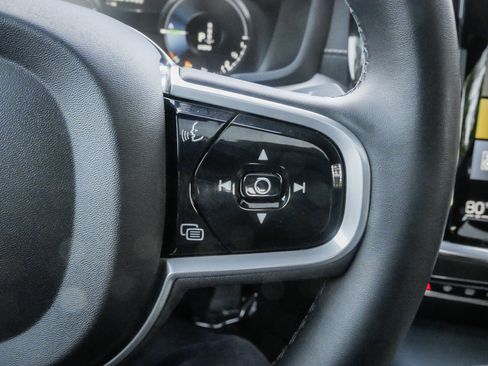 Used 2022 Volvo S60 T8 R-Design image 20