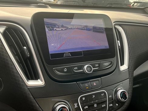 Used 2025 Chevrolet Malibu LT image 21